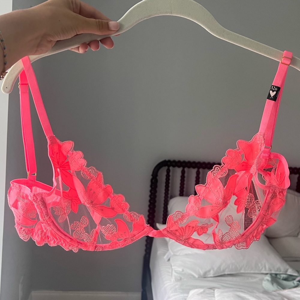 Brand New Victoria’s Secret Unlined Bra